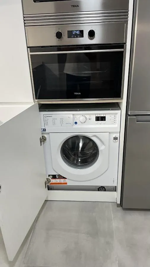 Piso de lujo en primera linea de playa y garaje Cádiz Apartamento