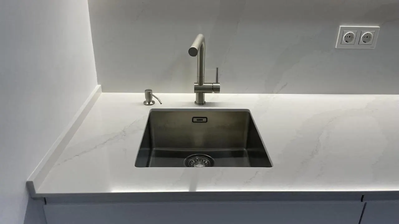Piso de lujo en primera linea de playa y garaje Cádiz 0*,