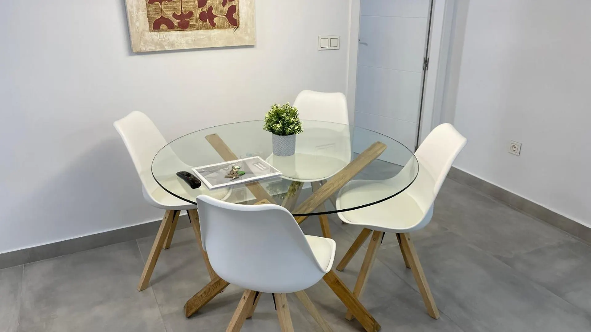 Piso de lujo en primera linea de playa y garaje Cádiz Apartamento